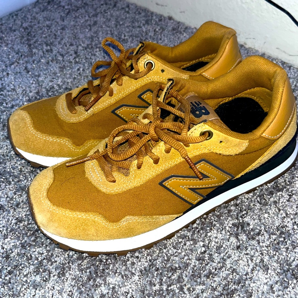 SIZE 8 Chestwood/Lightbrown New Balance GREAT CONDITION✅